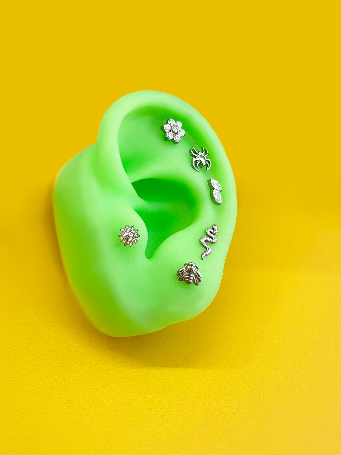 Spider Flatback Titanium Earring